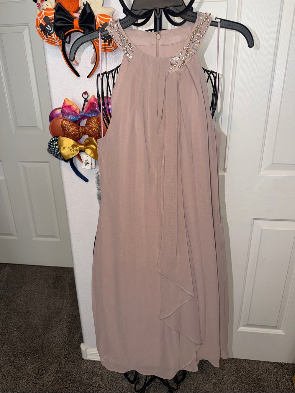NWT SLNY Dusty Rose/Cashmere Beaded Halter Chiffon Cocktail Dress Size 10